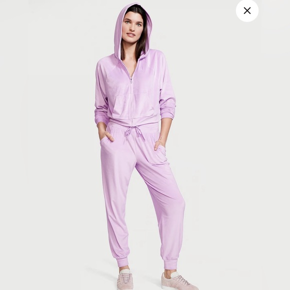 Victoria’a Secret velour zip up hoodie jogger pants suit - Picture 6 of 9